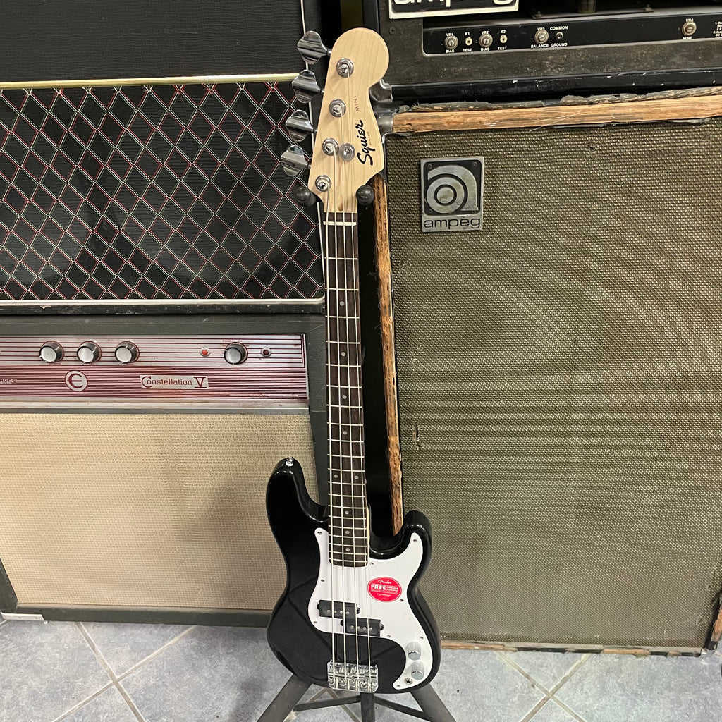 Squier Mini Precision Bass, Laurel Fingerboard, Black | Junction