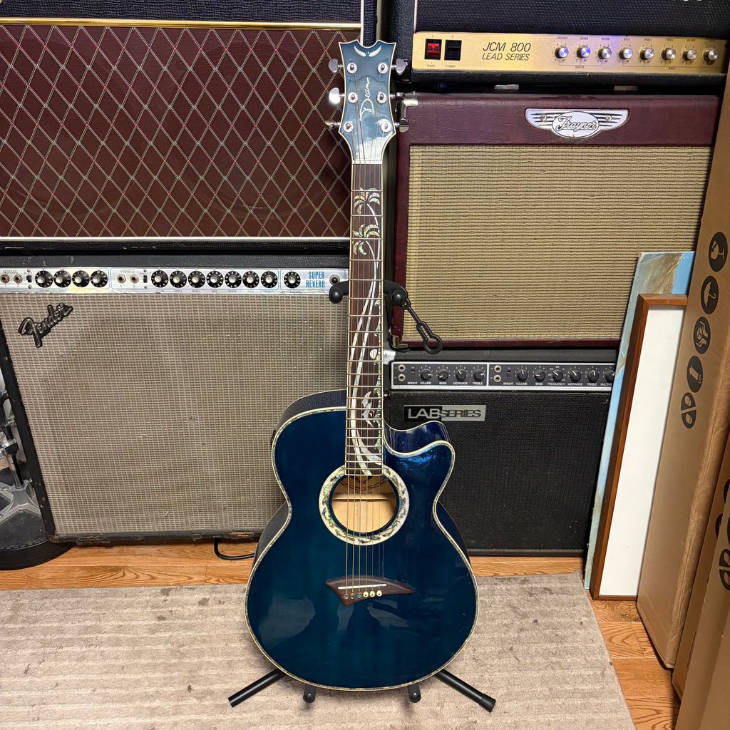 Used Dean Performer Series Key Largo Acoustic/Electric Guitar