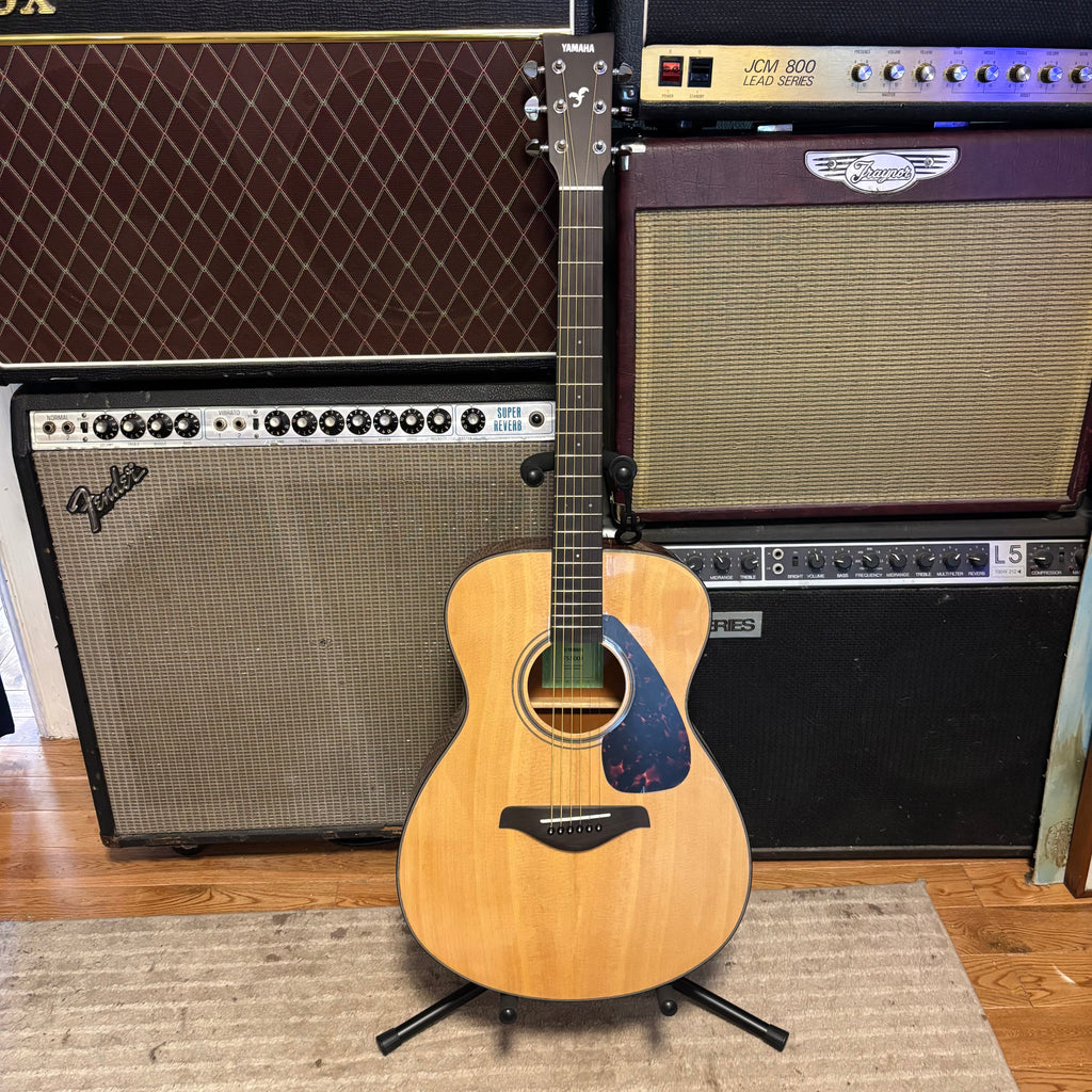 Yamaha FS800J Natural Acoustic Guitar