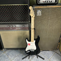 Squier Sonic Stratocaster Left-Handed, Maple Fingerboard, White Pickguard, Black